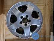 Felge von einem Mercedes ML-Klasse