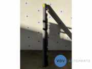 Schwelle rechts von einem Mercedes CLA (787)