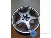 Felge von einem Mercedes SL