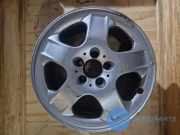 Felge von einem Mercedes ML-Klasse