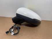 Außenspiegel links von einem Mercedes CLA