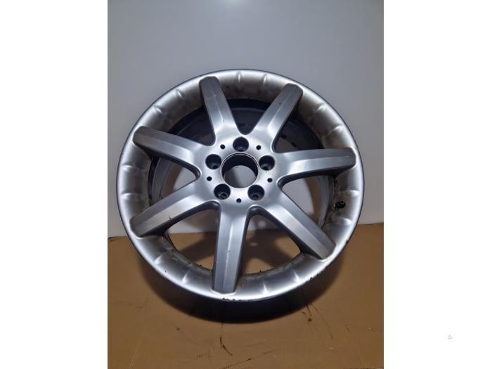 Felge von einem Mercedes C-Klasse