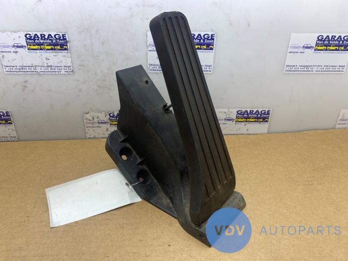 Gaspedal von einem Mercedes C-Klasse