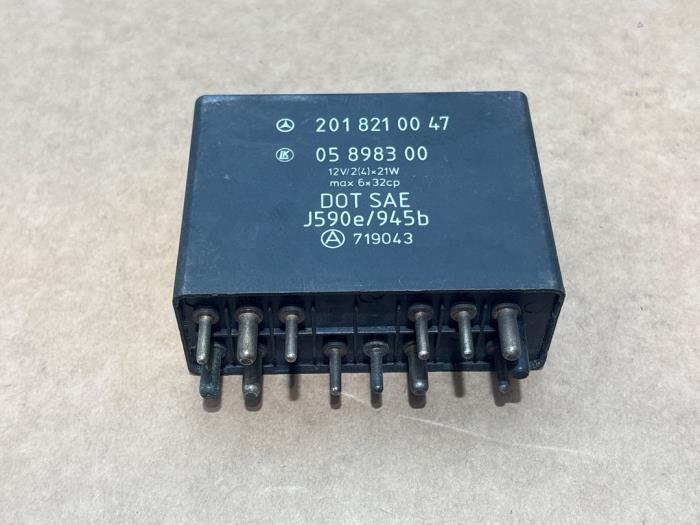 Richtungsanzeiger Relais von einem Mercedes 190E/D