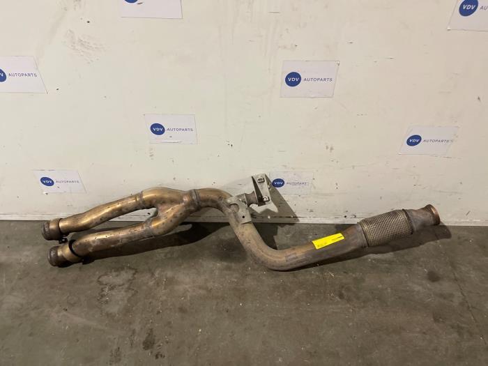 Auspuff Mitteldämpfer von einem Mercedes E-Klasse