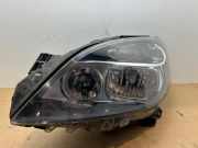 Scheinwerfer links von einem Mercedes B-Klasse