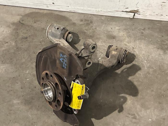 Achsschenkel links vorne von einem Mercedes B-Klasse