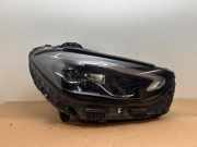 Scheinwerfer rechts von einem Mercedes C-Klasse