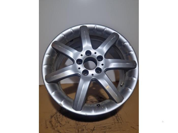 Felge von einem Mercedes C-Klasse