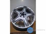 Felge von einem Mercedes ML-Klasse