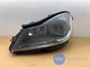 Scheinwerfer links von einem Mercedes C-Klasse