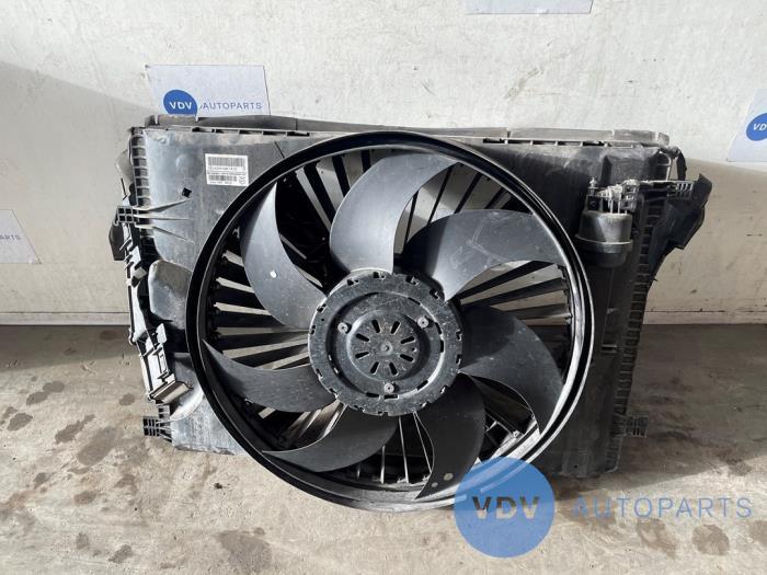 Motorkühlungslüfter von einem Mercedes E-Klasse