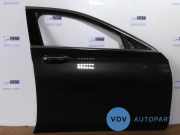 Tür 4-türig rechts vorne von einem Mercedes E-Klasse (796)