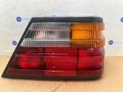 Rücklicht rechts von einem Mercedes E-Klasse