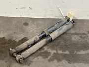 Stoßdämpferset von einem Mercedes X-Klasse