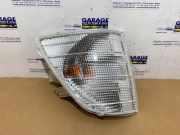 Richtungsanzeiger rechts von einem Mercedes Sprinter