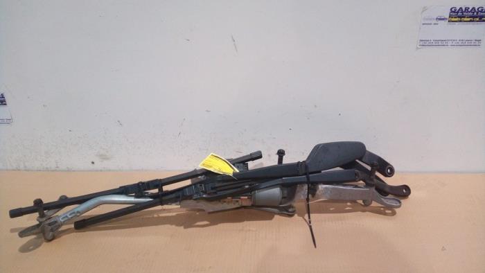 Scheibenwischermotor vorne von einem Mercedes C-Klasse