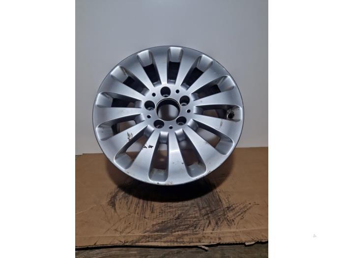 Felge von einem Mercedes C-Klasse