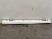 Schwelle links von einem Mercedes B-Klasse (650)