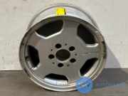 Felge von einem Mercedes C-Klasse
