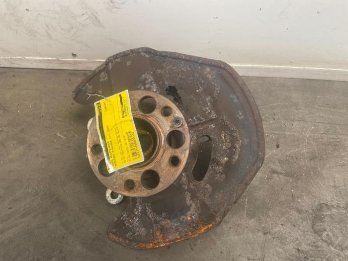 Achsschenkel rechts vorne von einem Mercedes A-Klasse