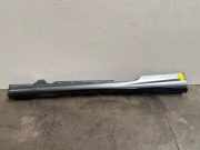 Schwelle links von einem Mercedes E-Klasse (992)