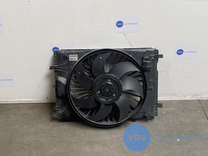 Motorkühlungslüfter von einem Mercedes CLS-Klasse