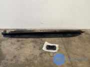 Schwelle links von einem Mercedes GLE