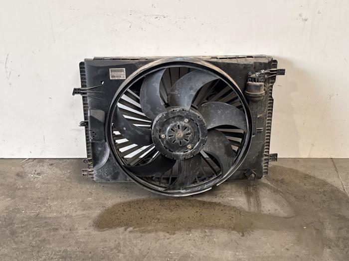 Motorkühlungslüfter von einem Mercedes CLS-Klasse