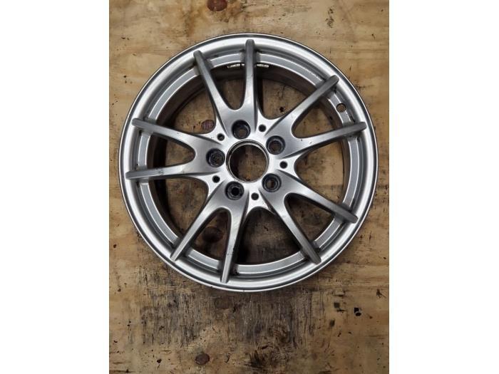 Felge von einem Mercedes B-Klasse