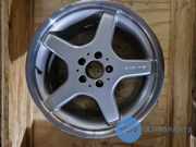 Felge von einem Mercedes SL