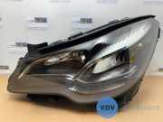 Scheinwerfer links von einem Mercedes E-Klasse