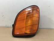 Richtungsanzeiger links von einem Mercedes S-Klasse