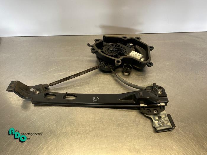 Fensterheber rechts hinten Seat Ibiza IV ST 6J 6R0959812D Bild Fensterheber rechts hinten Seat Ibiza IV ST 6J 6R0959812D