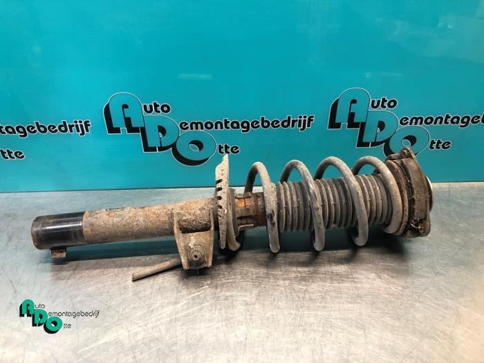 Federbein links vorne VW Golf VI 5K 1K0413031BH Bild Federbein links vorne VW Golf VI 5K 1K0413031BH