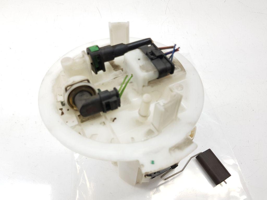 Kraftstoffpumpe A2464700994 Mercedes-Benz CLA (117.3) Limousine 1.6 CLA-200 16V (M270.910)