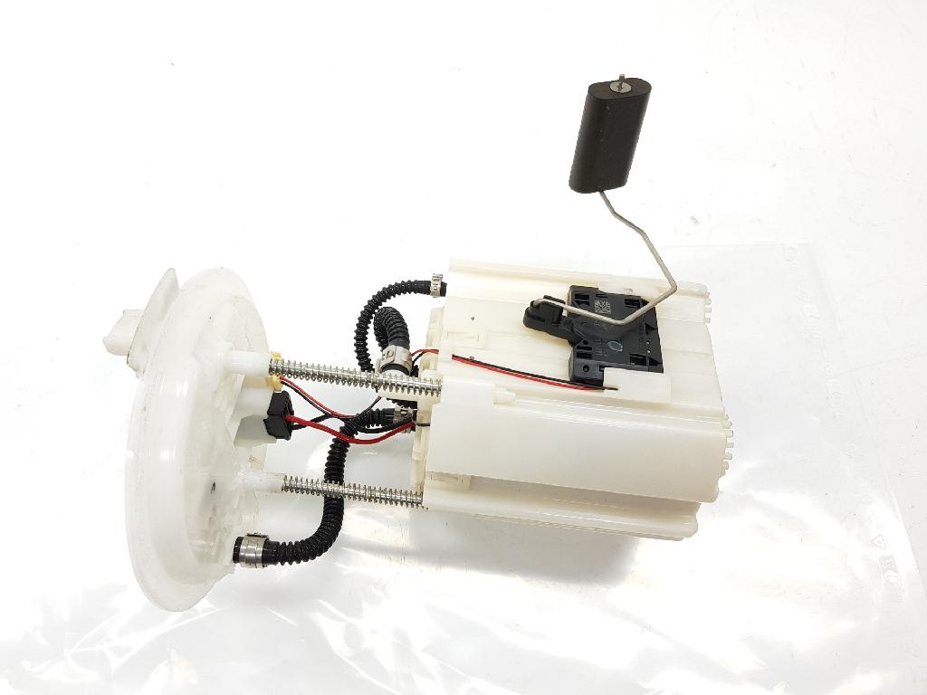 Kraftstoffpumpe A2464700994 Mercedes-Benz CLA (117.3) Limousine 1.6 CLA-200 16V (M270.910)