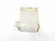 Sicherungskasten RELAIS 8273052K40 Toyota Yaris III (P13) Schrägheck 1.5 16V Dual VVT-iE (2NRFKE)