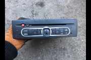 Radio 8200483748 Renault Laguna 1.9 2006 Diesel
