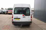 Hecktür Bus-Lieferwagen von einem Nissan NV400 (X62)