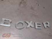 Emblem von einem Peugeot Boxer