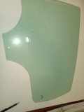 Seitenscheibe hinten links VOLKSWAGEN PASSAT (3B3) AVF