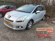 Kotflügel links vorne Peugeot 5008 I