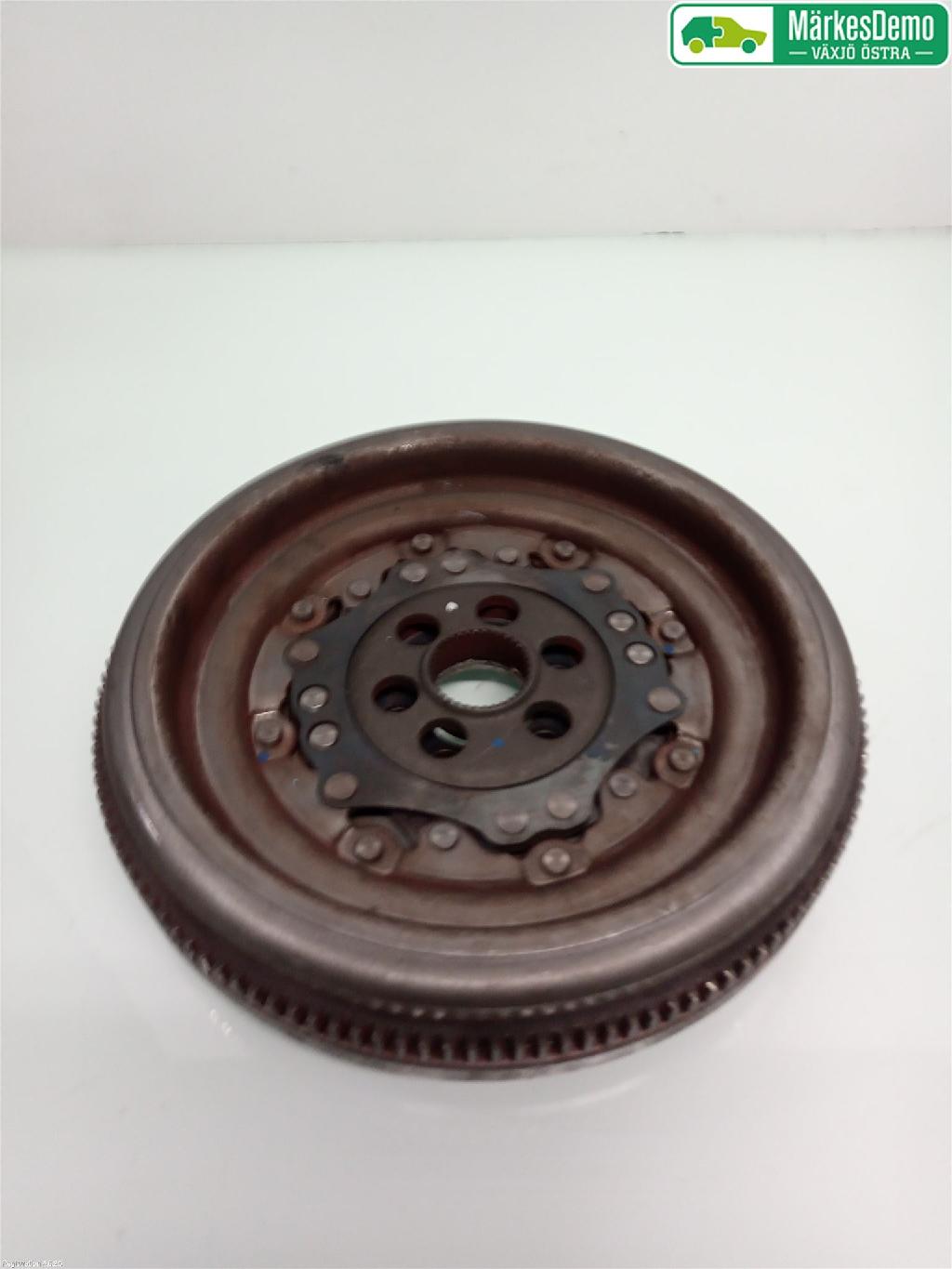 Schwungrad aut. VW PASSAT Estate (3C5) 03G105266BD