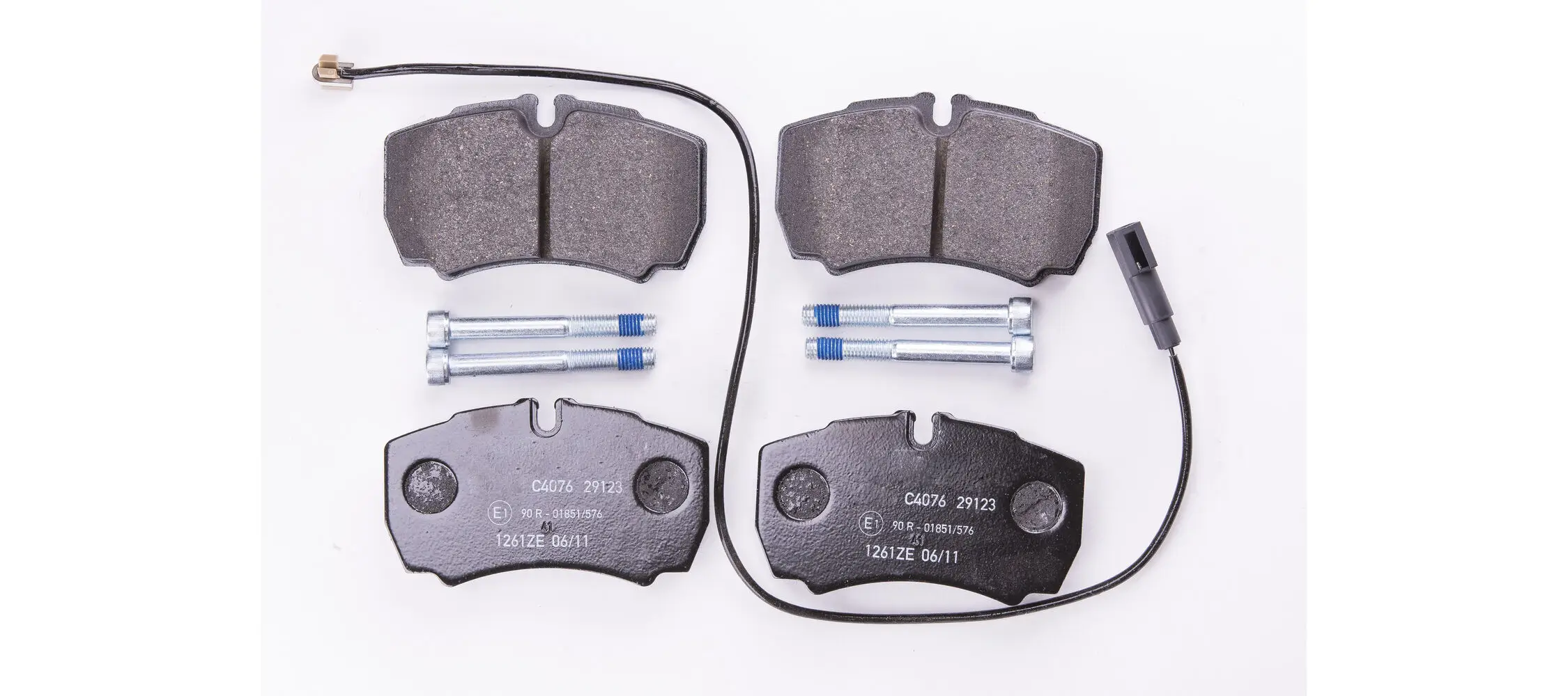 Bremsbelagsatz, Scheibenbremse HELLA 8DB 355 005-421