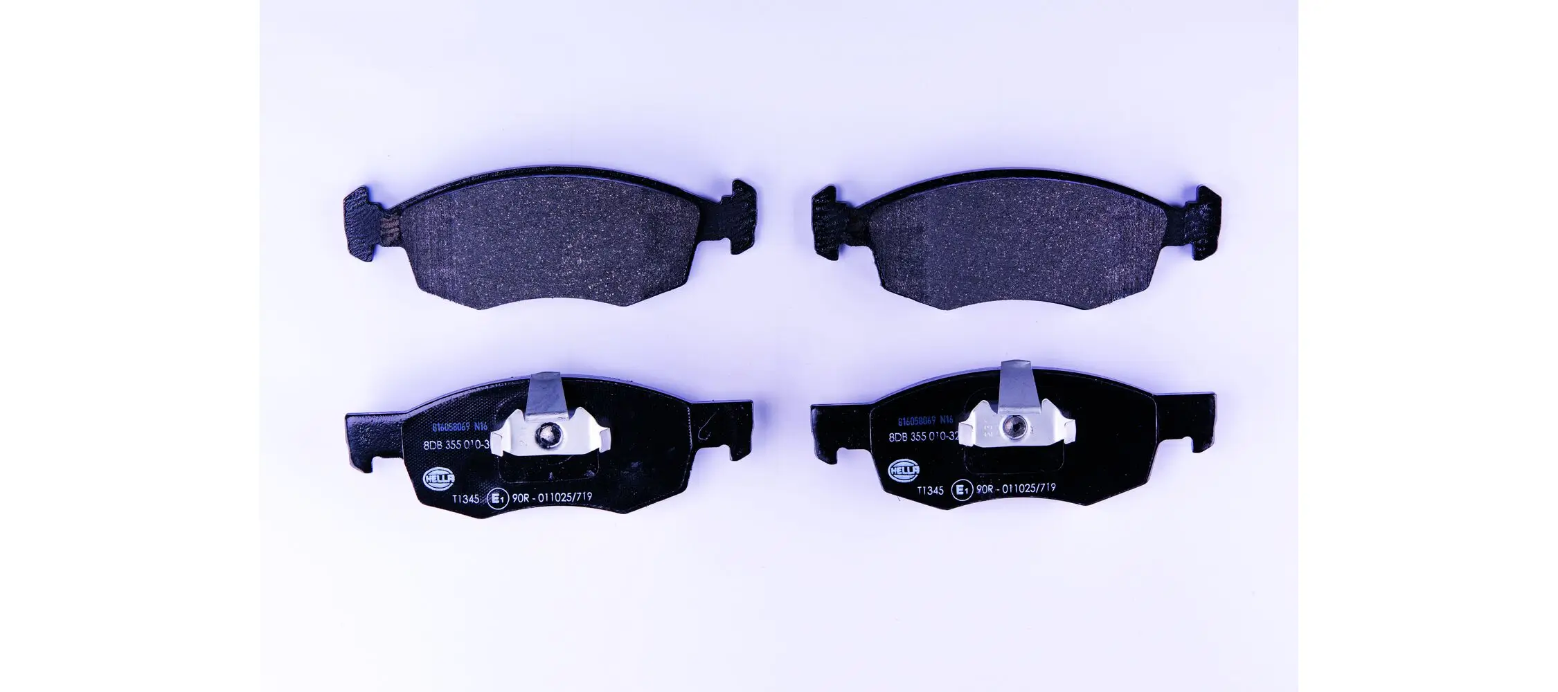 Bremsbelagsatz, Scheibenbremse Vorderachse HELLA 8DB 355 010-321