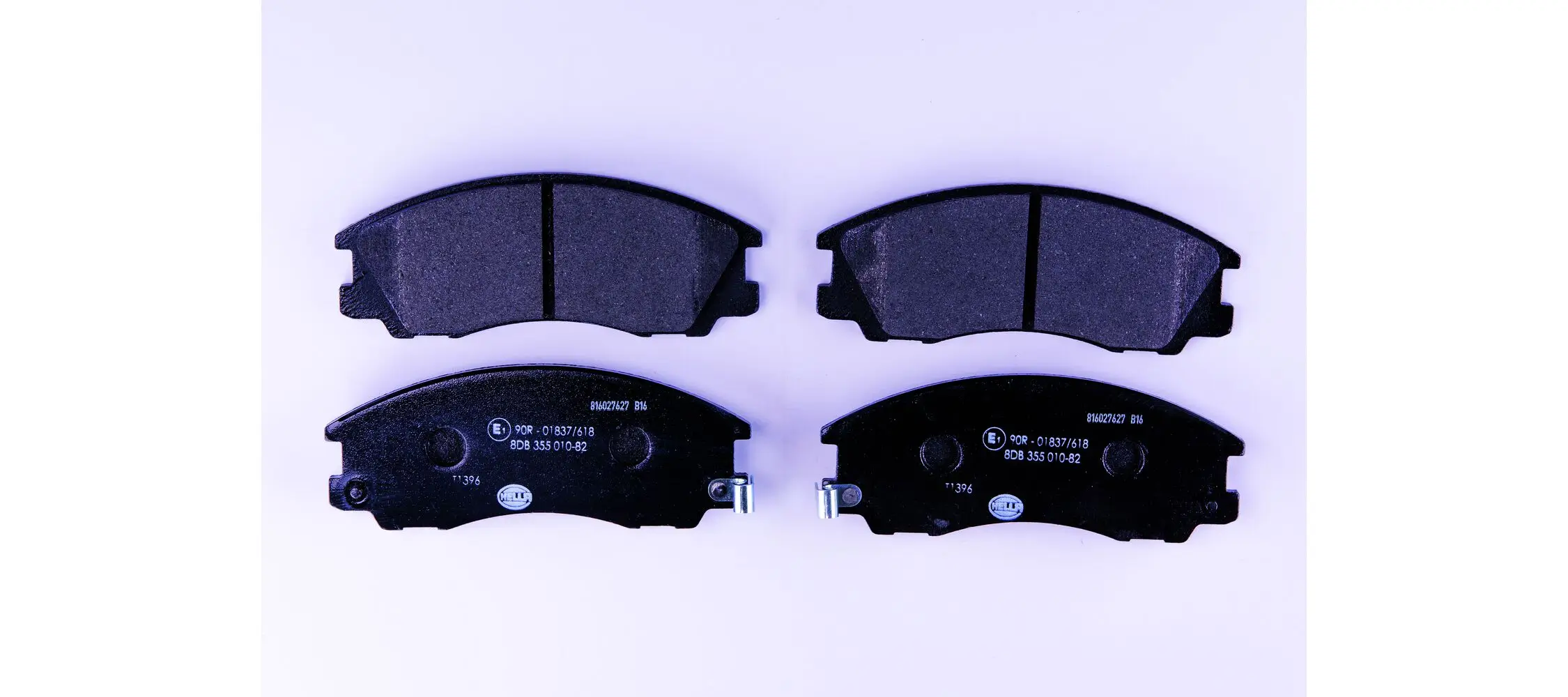 Bremsbelagsatz, Scheibenbremse Vorderachse HELLA 8DB 355 010-821