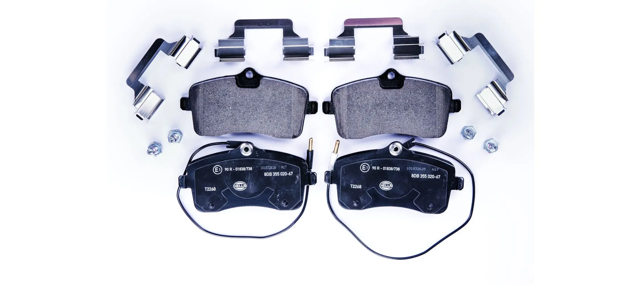 Bremsbelagsatz, Scheibenbremse Vorderachse HELLA 8DB 355 020-671