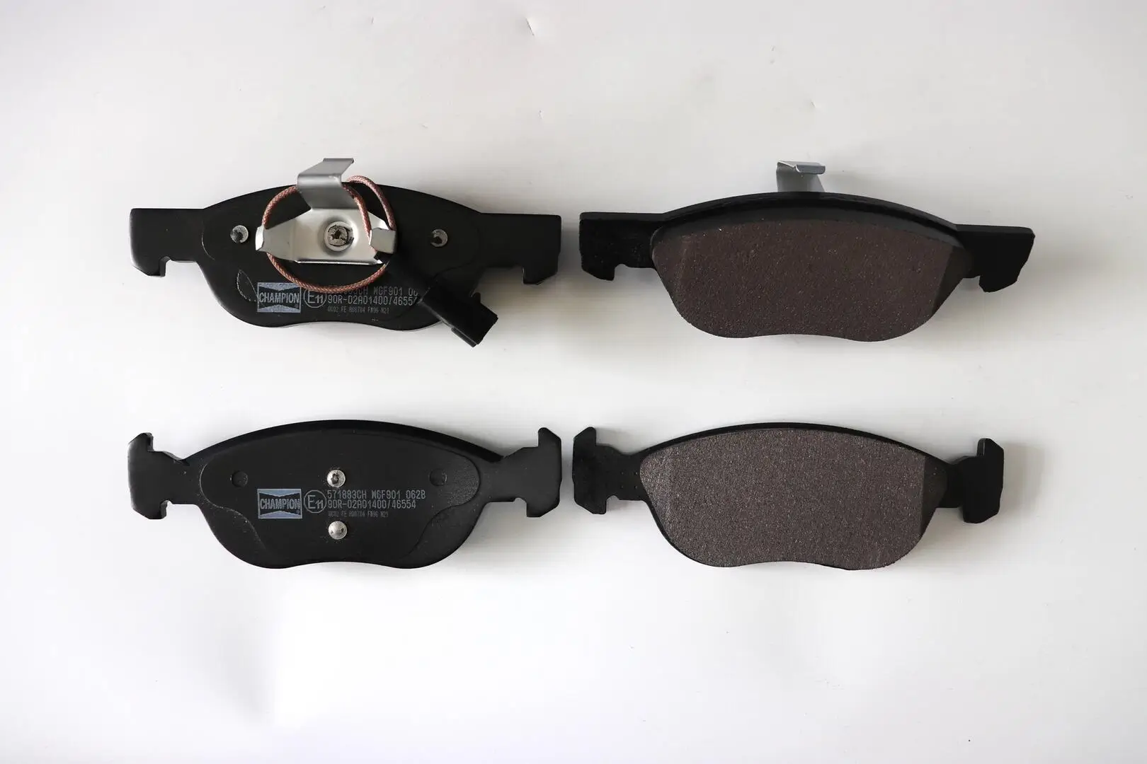 Bremsbelagsatz, Scheibenbremse Vorderachse CHAMPION 571883CH
