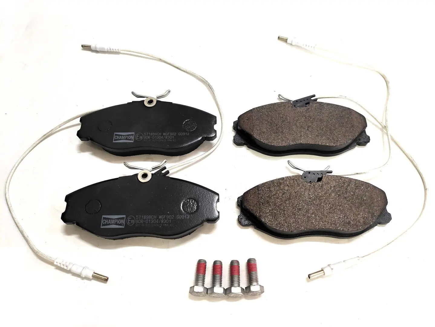 Bremsbelagsatz, Scheibenbremse Vorderachse CHAMPION 571898CH